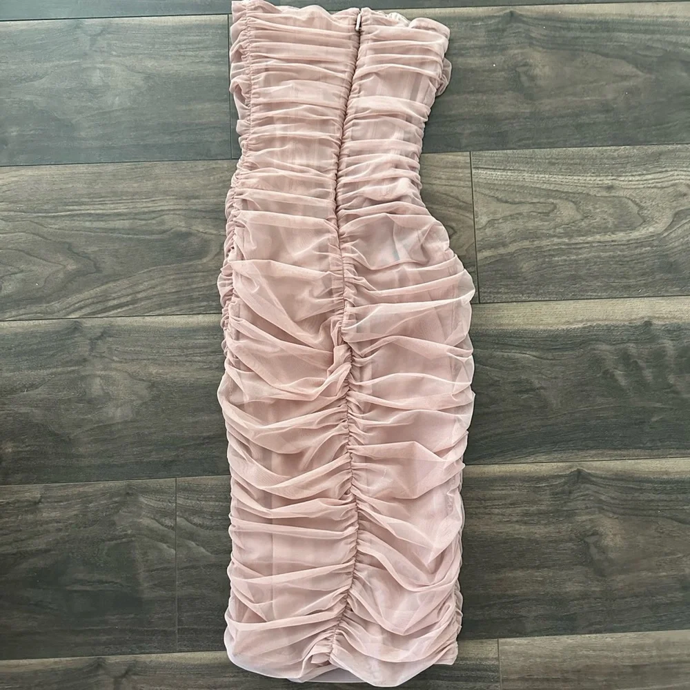 House of CB Julianna Blush Strapless Ruched Midi Dress - Picture 4 of 7